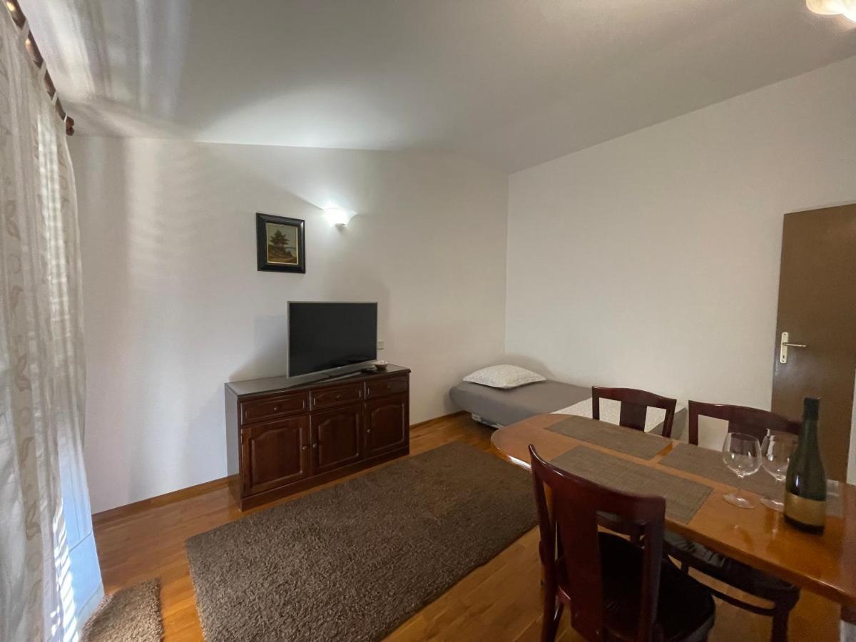 Apartment Jurasovic Makarska Quarto foto